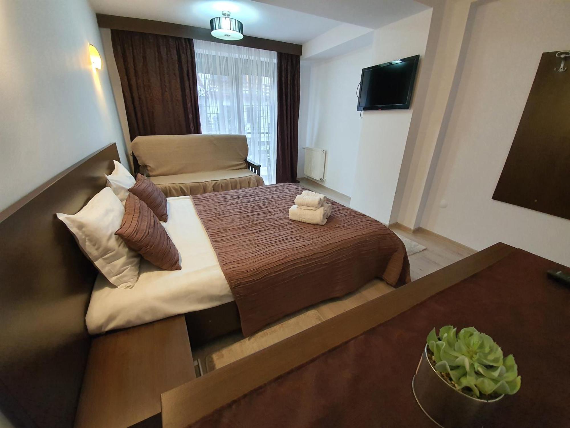 Pensiunea Public House Buşteni Zimmer foto