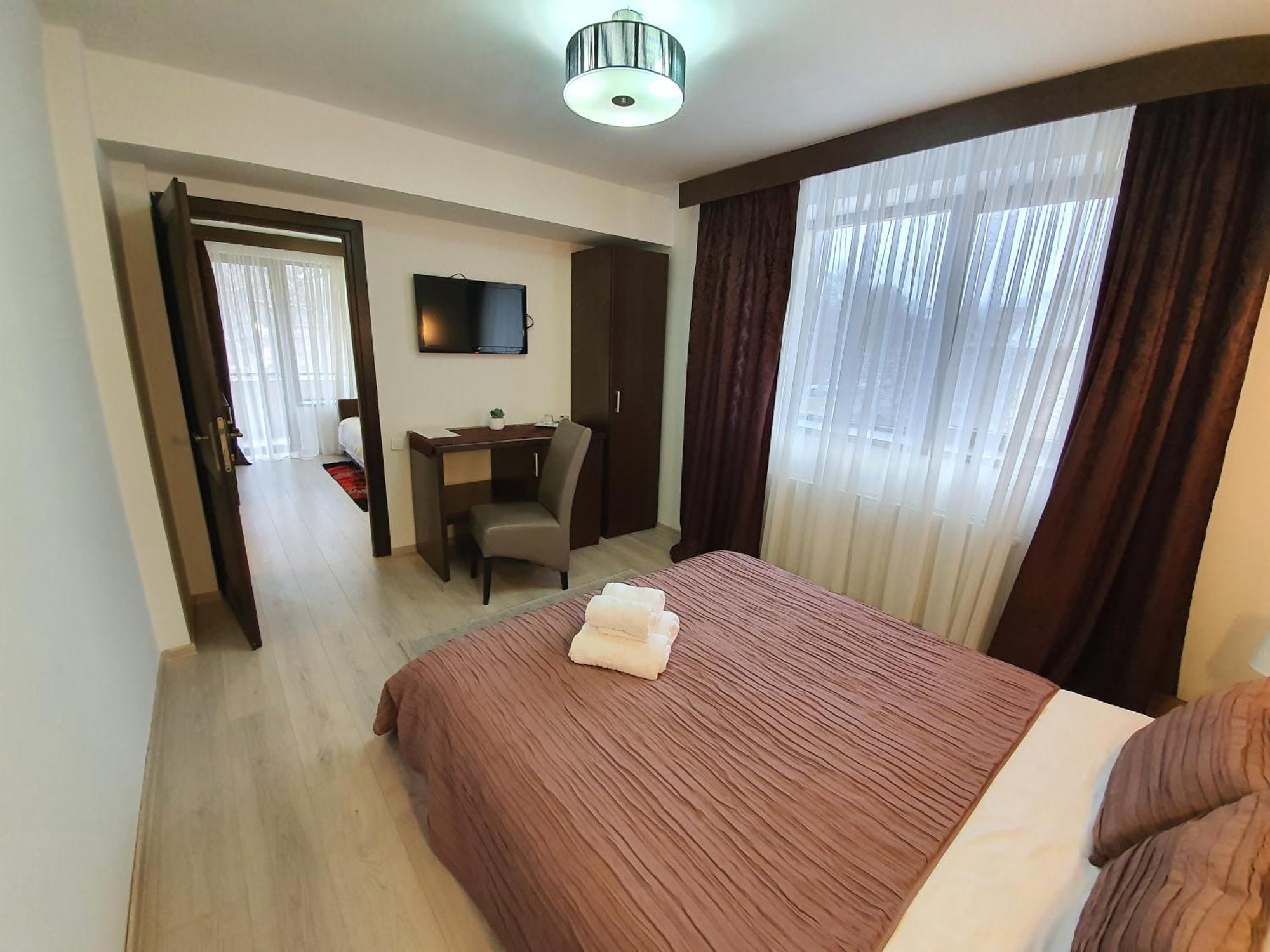 Pensiunea Public House Buşteni Zimmer foto