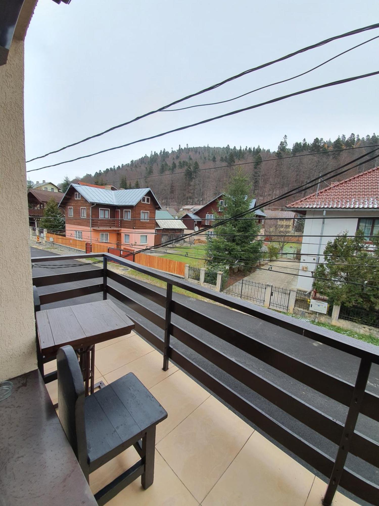 Pensiunea Public House Buşteni Zimmer foto